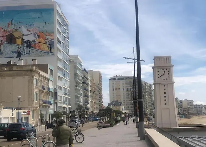 公寓 Idealement Situe, Duplex De Grande Qualite 莱萨布勒-多洛讷