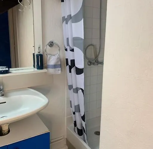 Idealement Situe, Duplex De Grande Qualite *